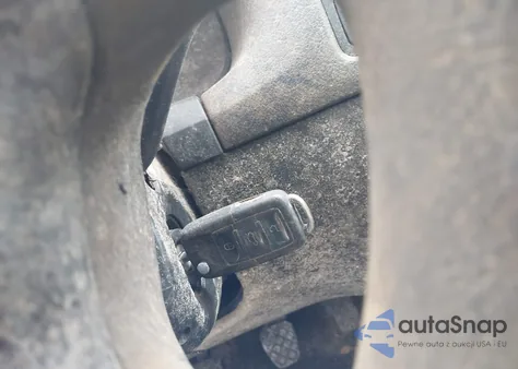 2004 Volkswagen Golf Gl 2.0L z USA, uszkodzony, nr VIN 9BWFL61J544040932